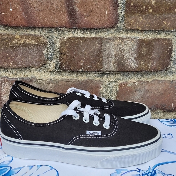 Vans Unisex Authentic Core Classics Trainers Men's Sz 4 - Picture 1 of 10